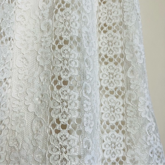 Alexis Genevieve Dress in Black & White Lace - Picture 13 of 15